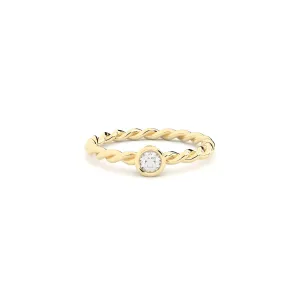 Becoming Twisted 18K Gold Ring w. Lab-Grown Diamond