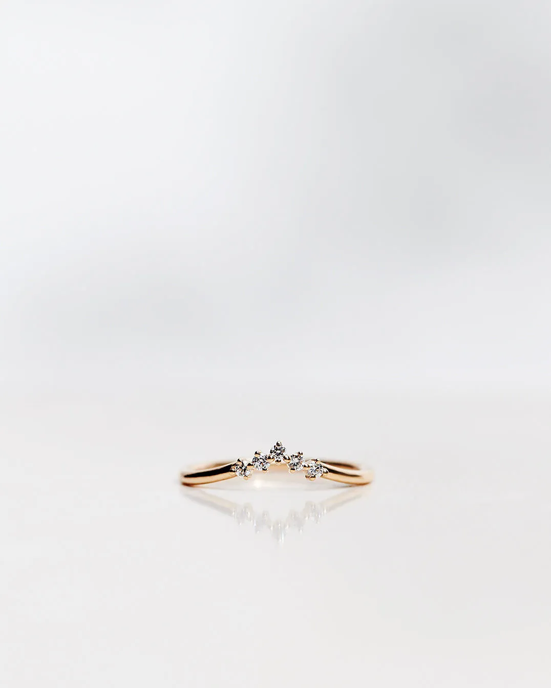 Five Diamond Triangle 18K Gold, Whitegold or Rosegold Ring w. Diamonds