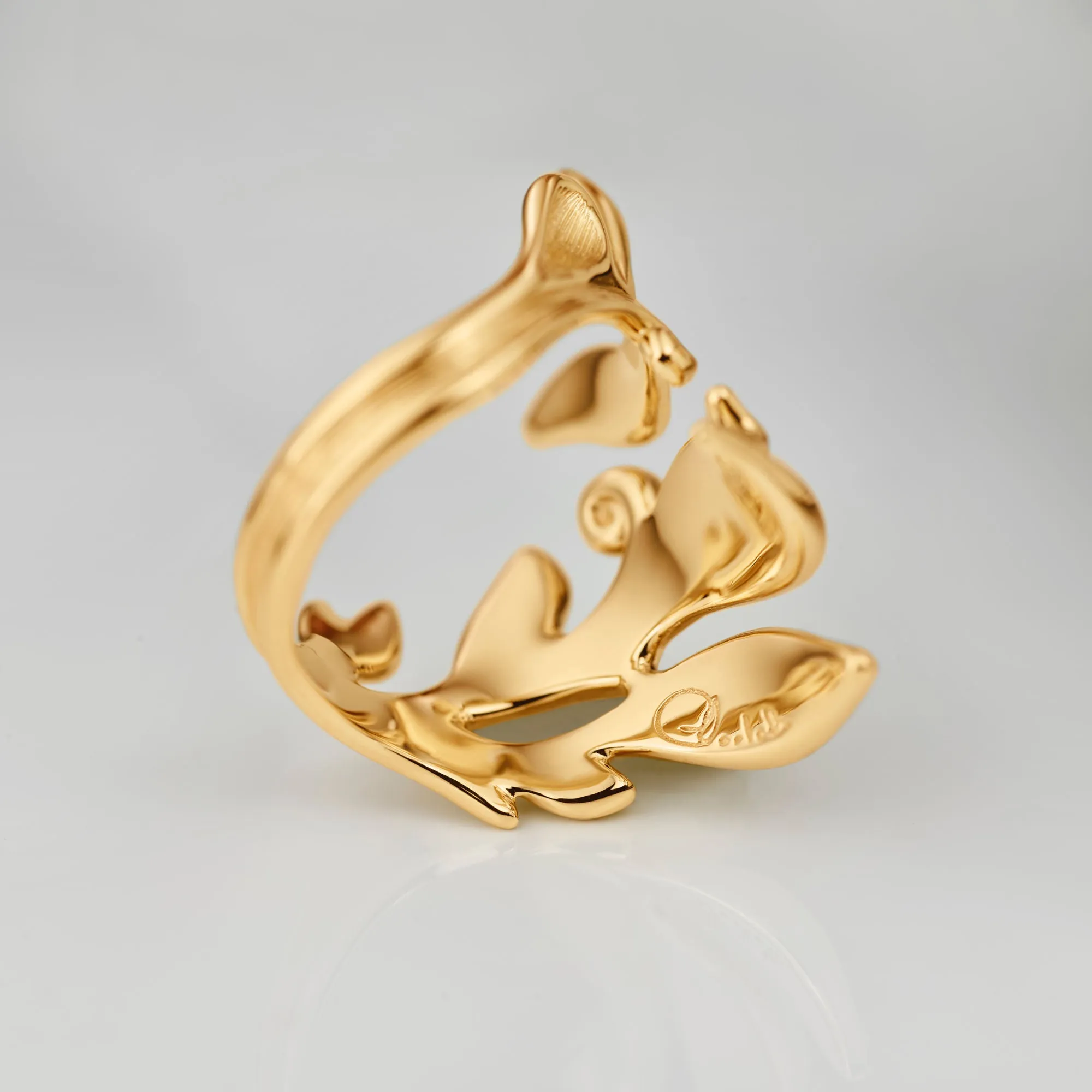 Forest Large 18K Gold Ring w. Diamond