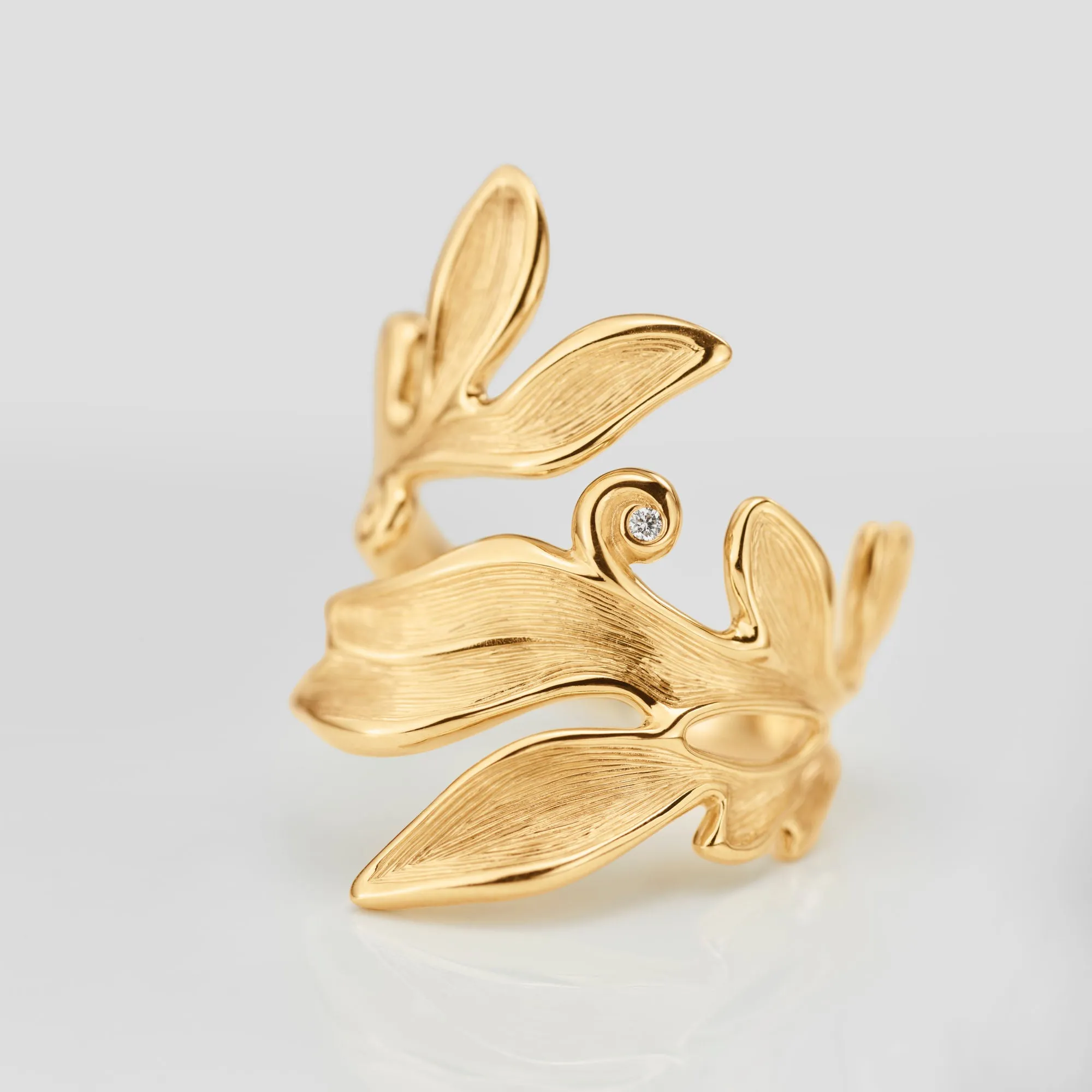 Forest Large 18K Gold Ring w. Diamond