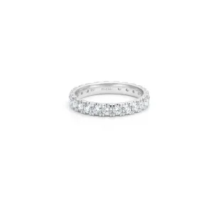 Her Classic 18K Whitegold Ring w. Diamonds