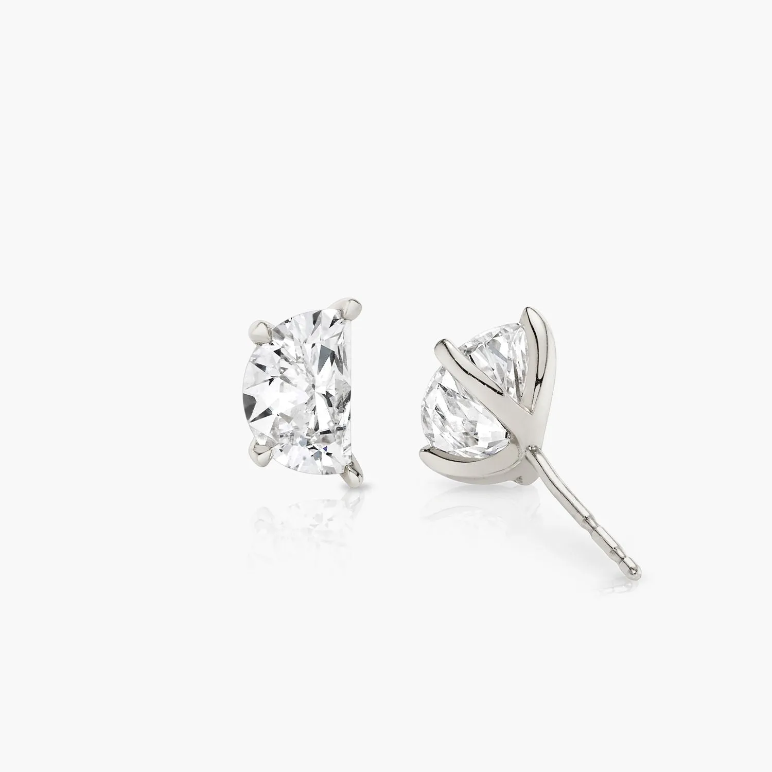 Iconic Half Moon 14K Whitegold Studs w. Lab-Grown Diamonds, 0.75 ct.