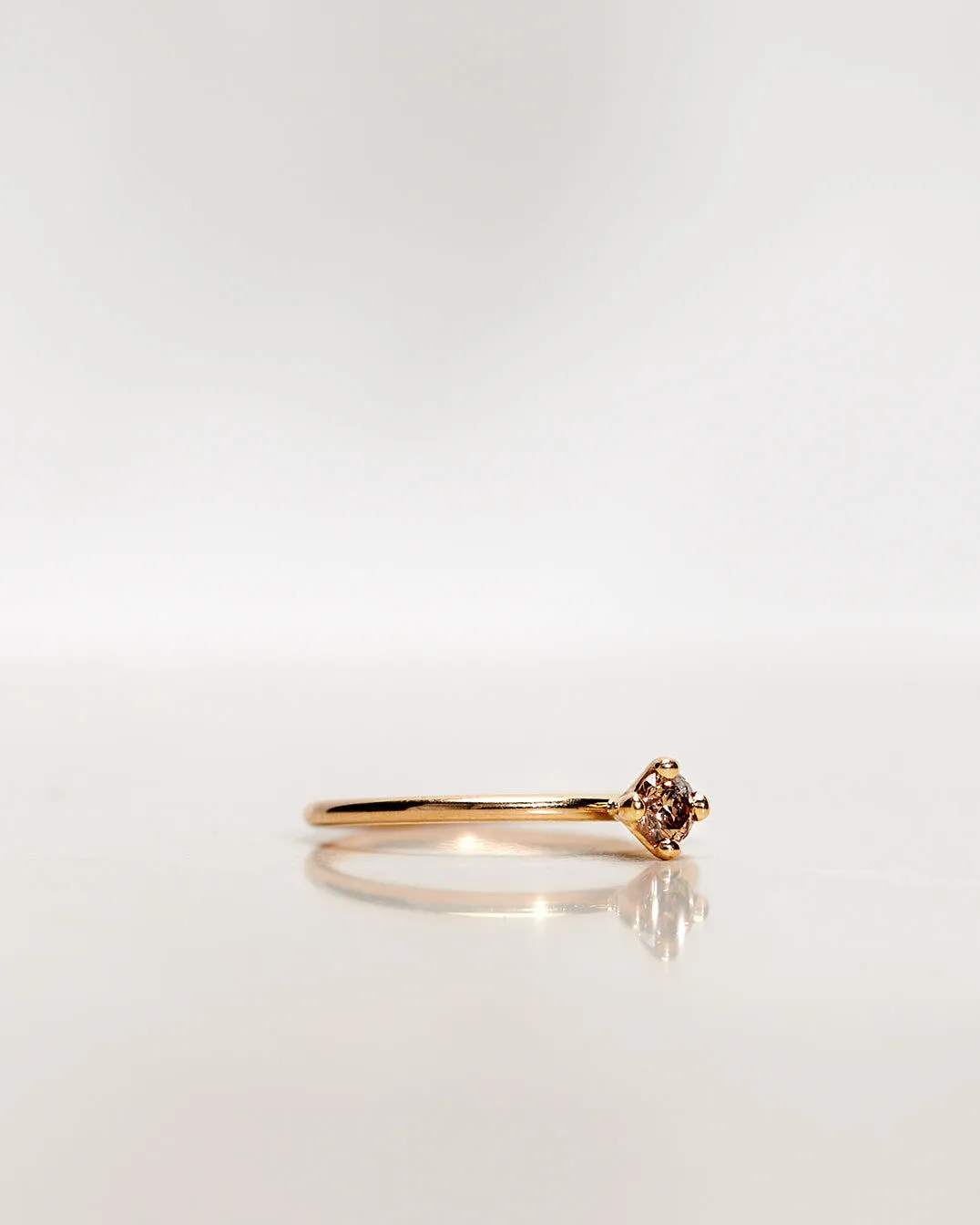 Not At All Tiny 18K Gold, Whitegold or Rosegold Ring w. Diamond