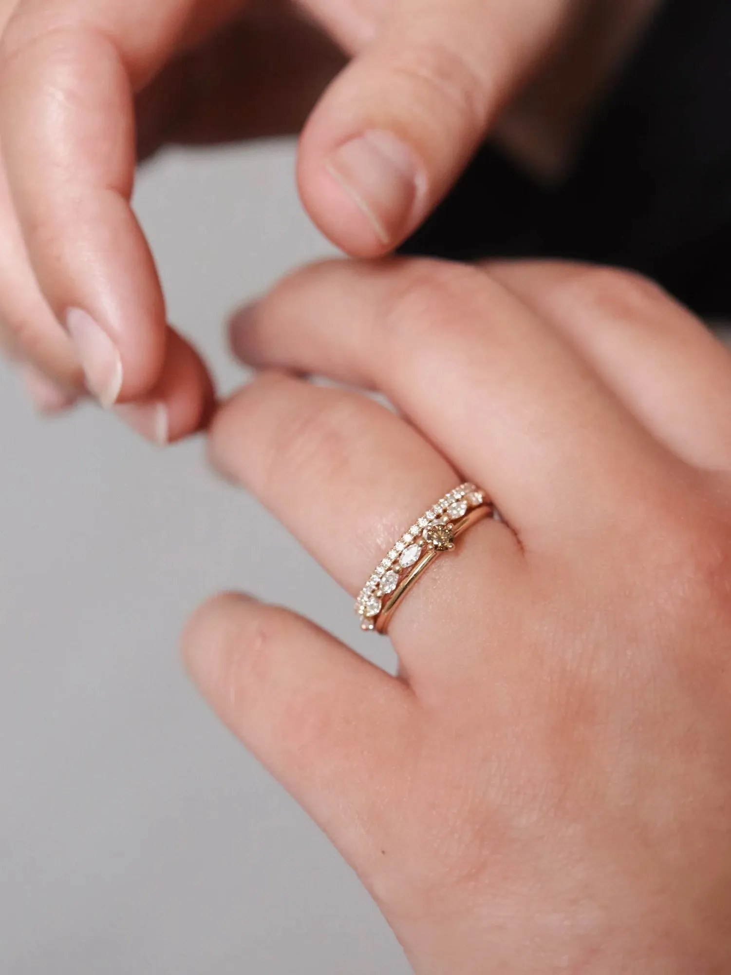 Not At All Tiny 18K Gold, Whitegold or Rosegold Ring w. Diamond
