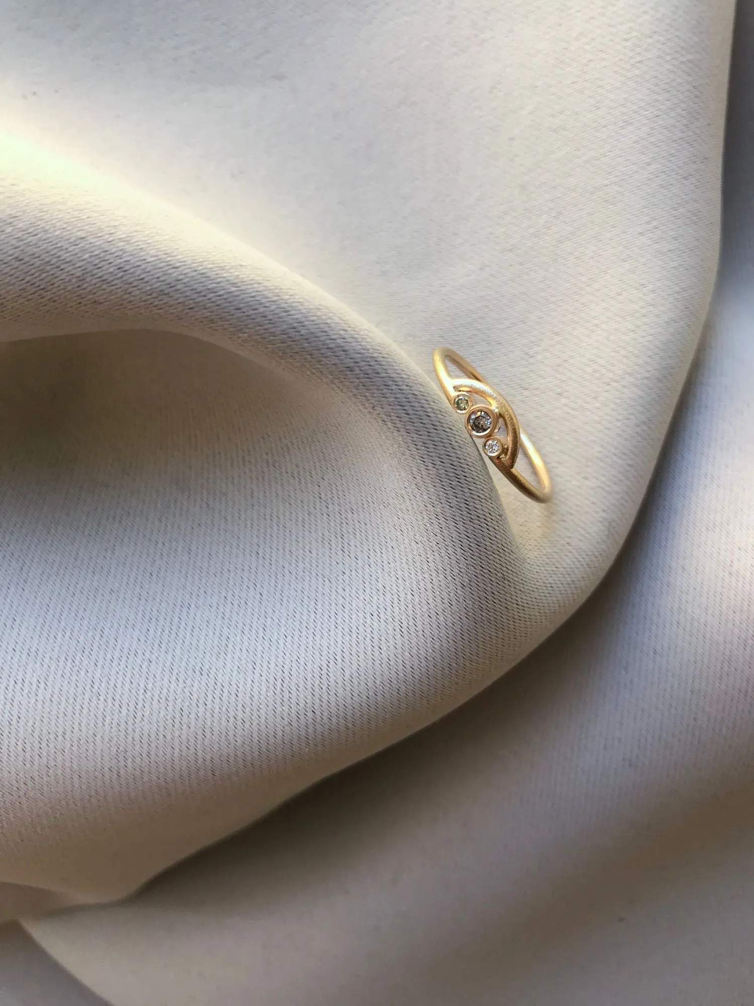 RAINBOW 14K Gold Ring w. Diamond