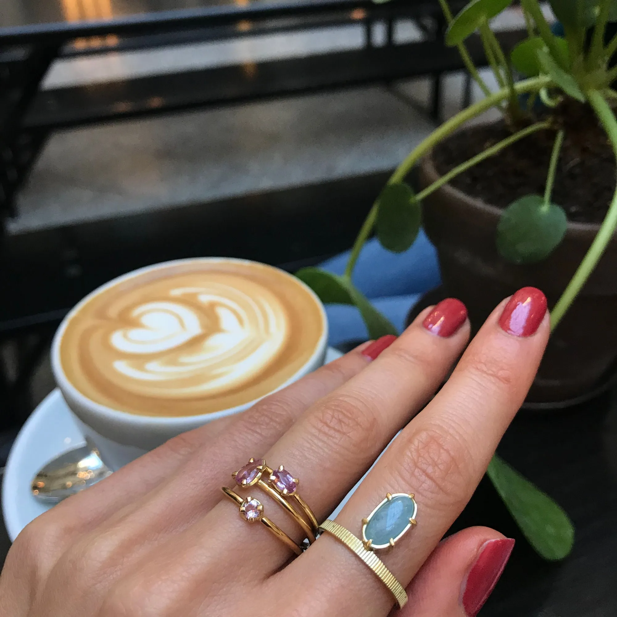 Round Purple 10K Gold Ring w. Amethyst