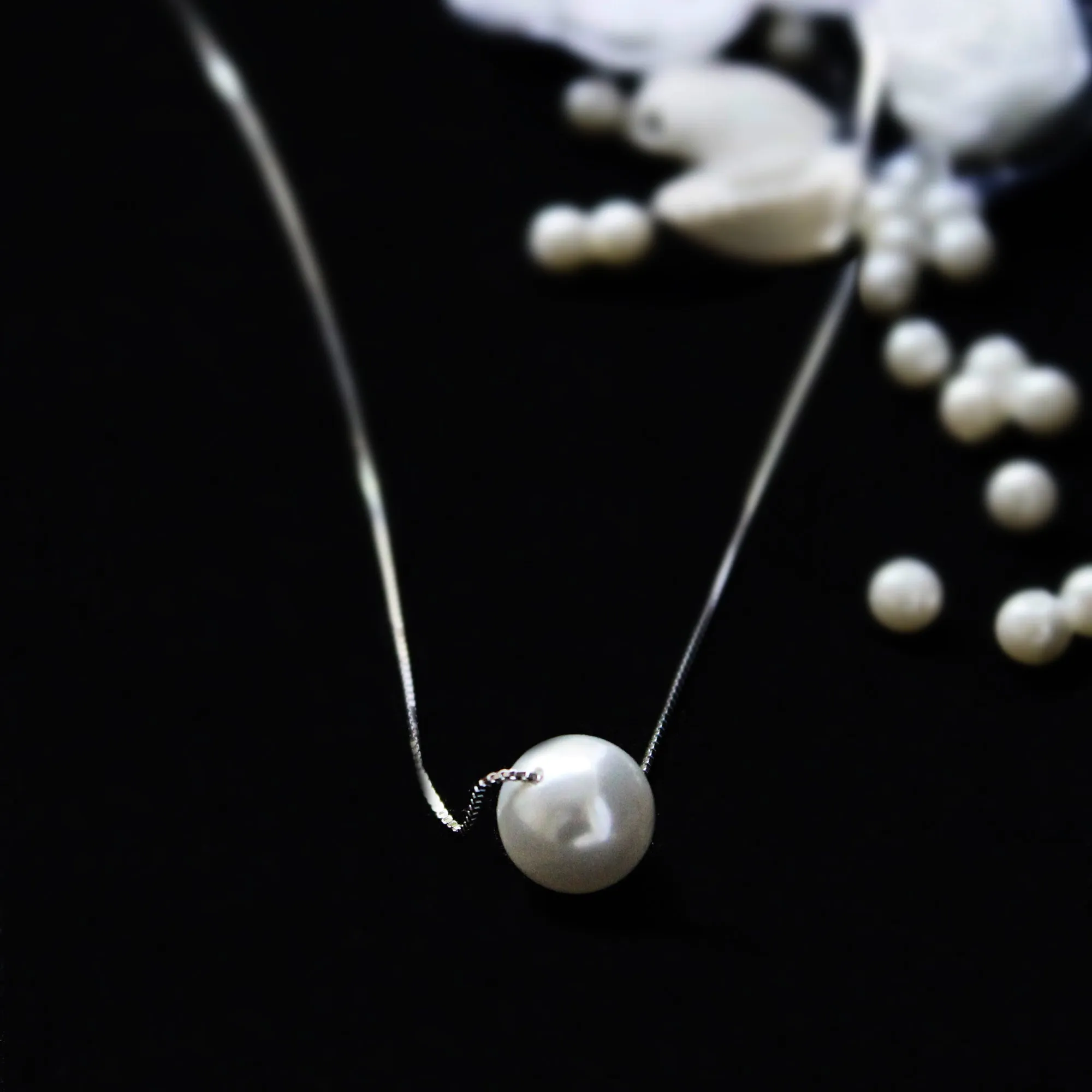 Silver White Pearl Moon Set Giva