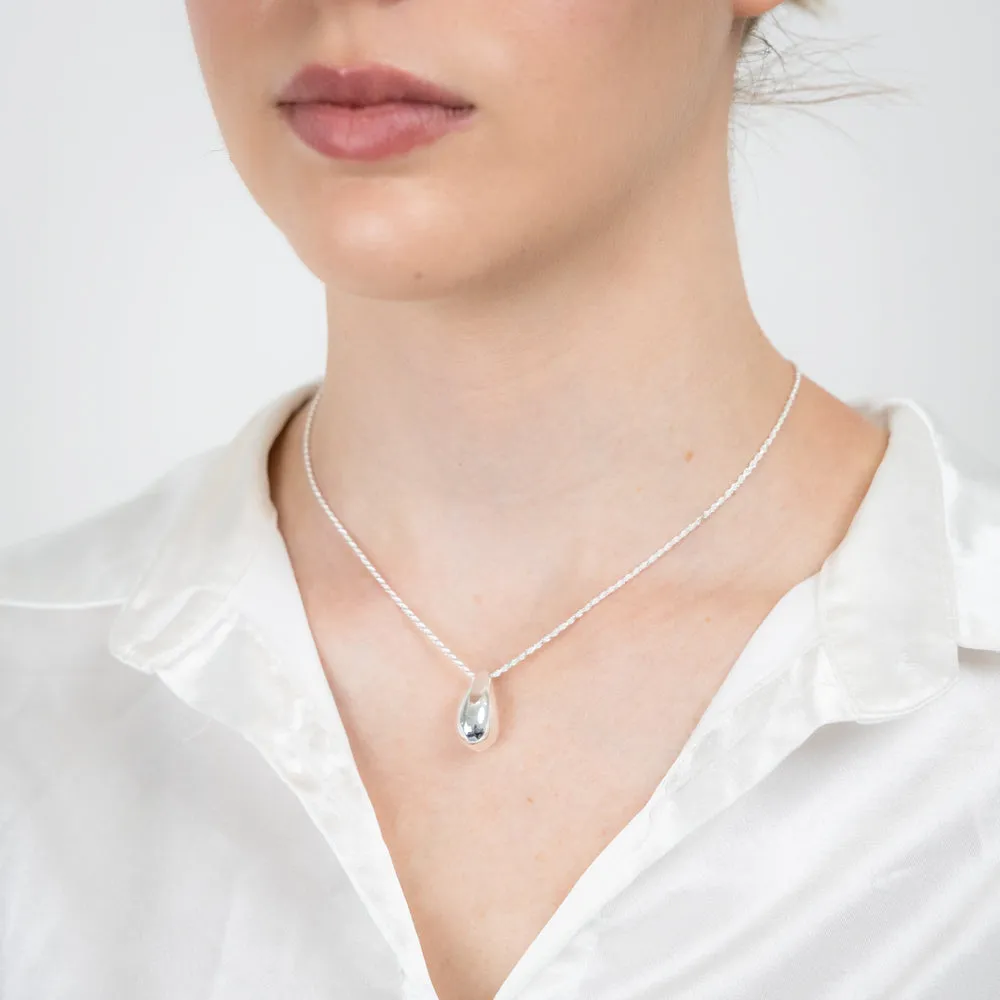 Sterling Silver Polished Tear Drop Pendant on 40 5cm Chain Shiels