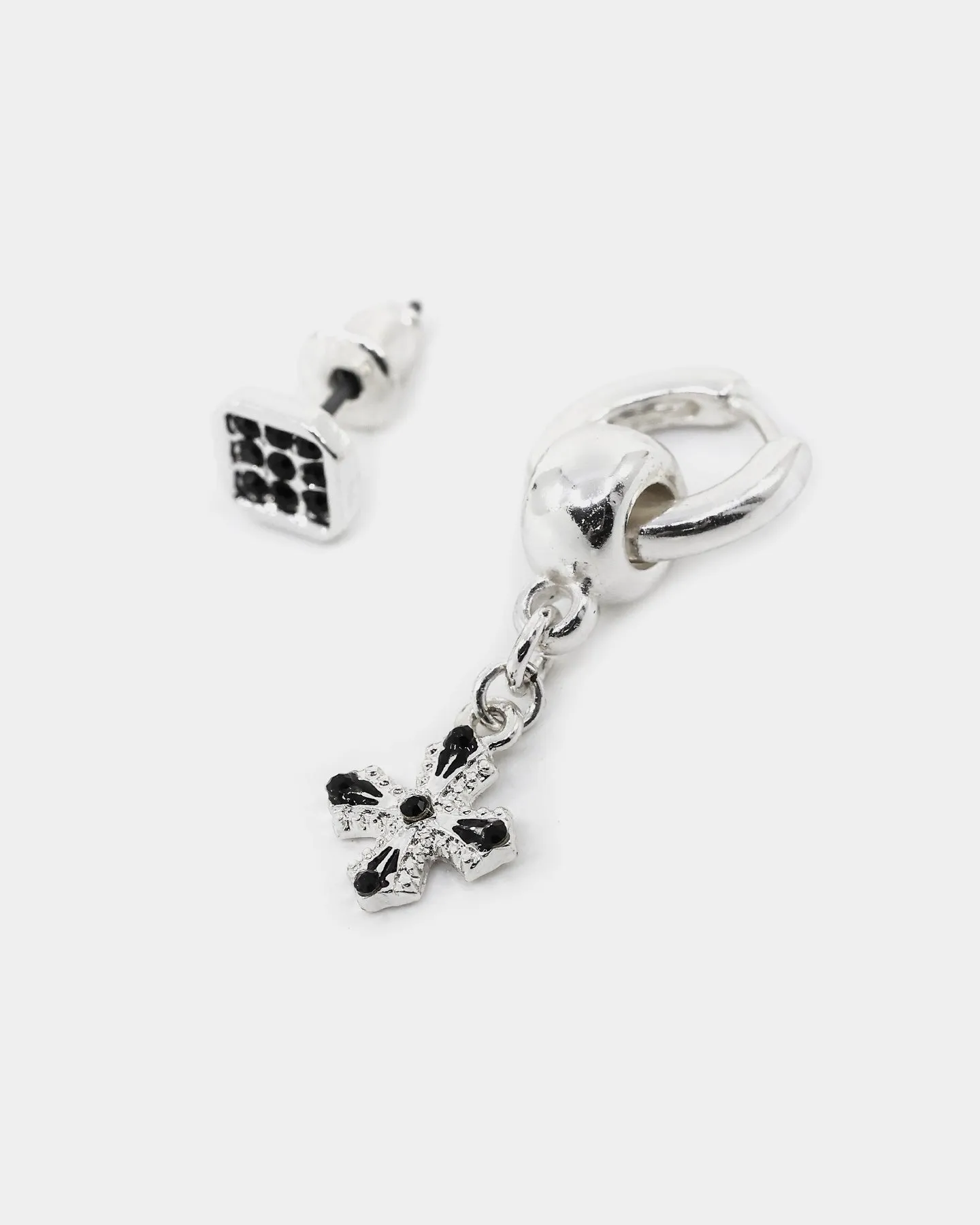 Wild for the Weekend Scripted Cross Stud Set Silver